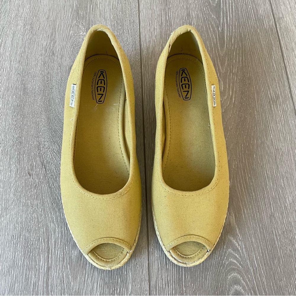 KEEN Cortona Peep Toe Wedge Shoe in Mustard Yellow Spring Preppy Gorpcore